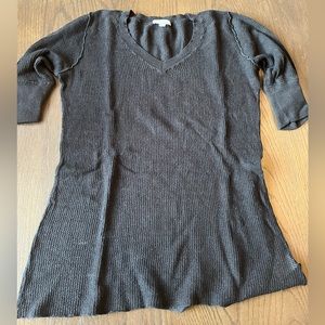James Perse waffle v-neck top!